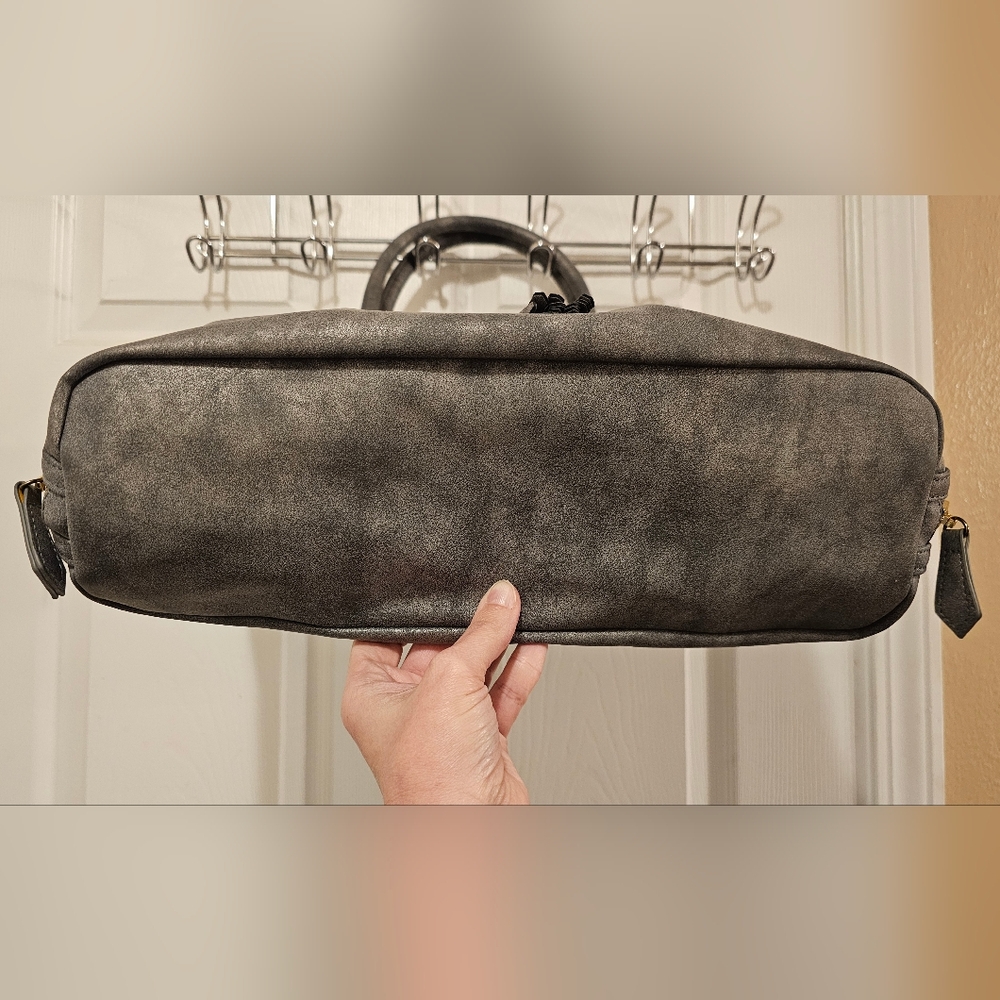 EUC Gray Women's Handbag - Faux Leather - Picture 6 of 15